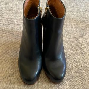 Vince Camuto Black Boots Size 6